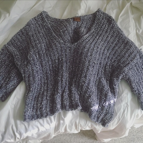 ❌ SOLD ❌ Velvet Chenille Cozy Knit Cropped Sweater - Picture 2 of 6